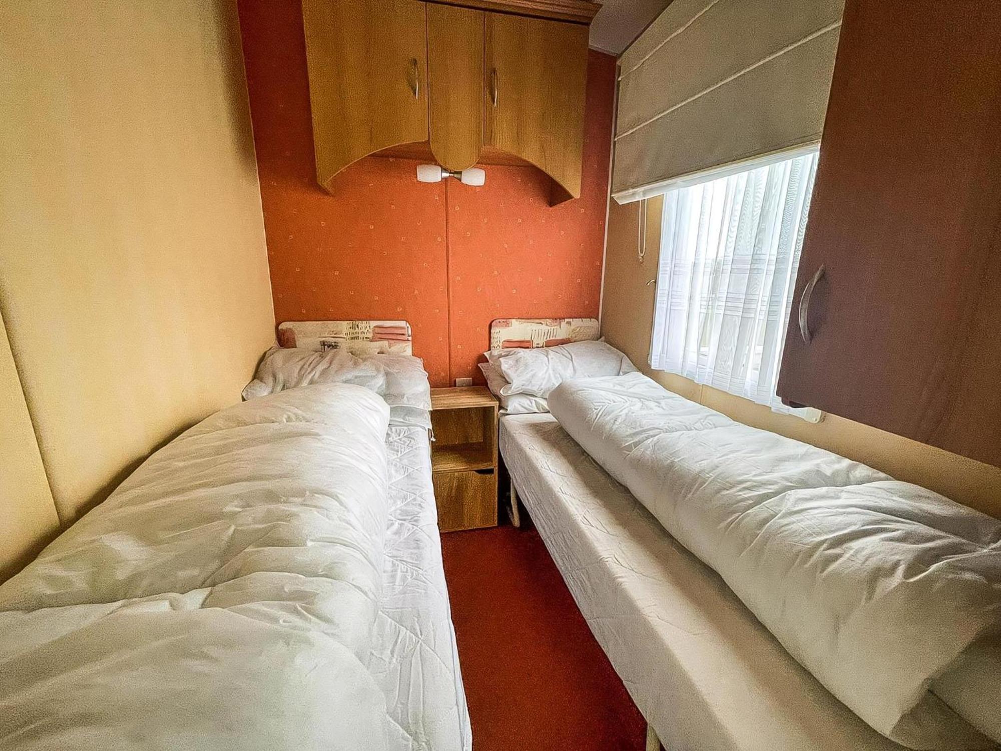 Superb Caravan By The Seaside In Kessingland, Suffolk Ref 90040Sg Benacre Exterior foto
